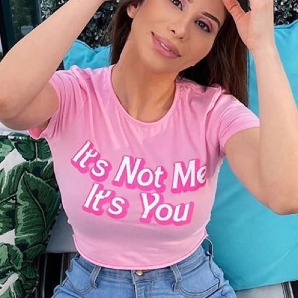 Pink it’s you not me crop - Picture 1 of 4